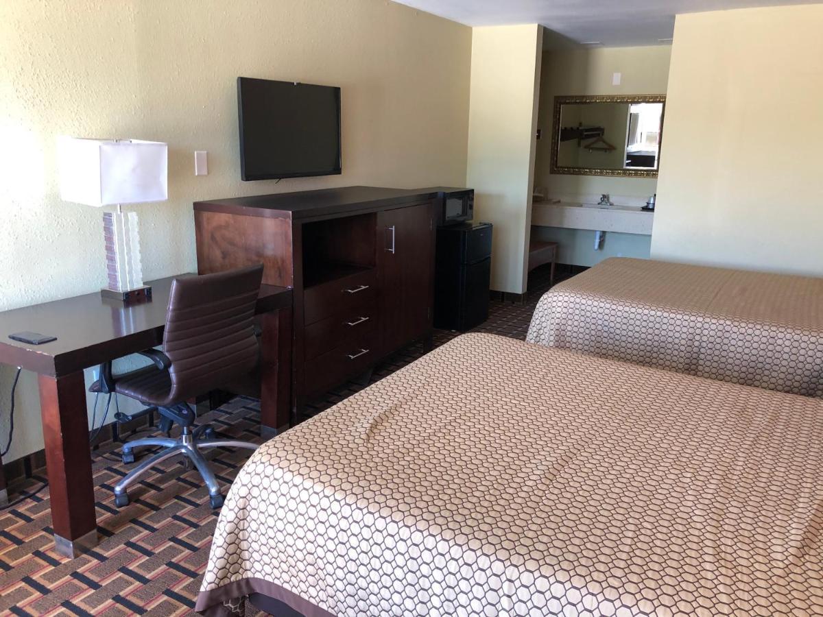 La Grange Executive Inn And Suites Экстерьер фото